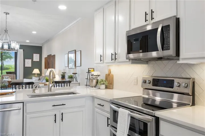 10068  Siesta Bay  DR, Naples, FL 34120