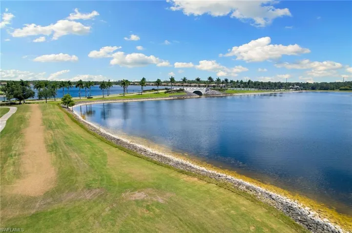 10068  Siesta Bay  DR, Naples, FL 34120