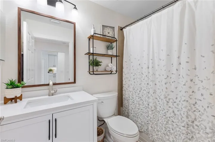 10068  Siesta Bay  DR, Naples, FL 34120
