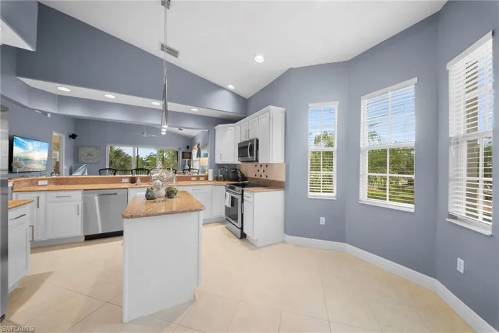 7854 Hawthorne Ter 1304, Naples, Florida 34113