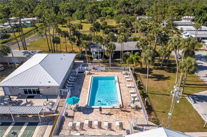 Community pool & clubhouse