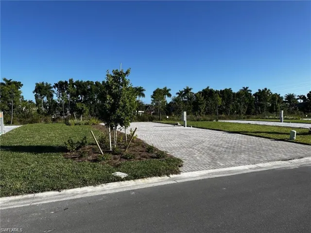 5558  Laguna Caribe  CIR, Fort Myers, FL 33905