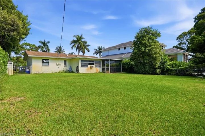 1270 10th Ave N, Naples, Florida 34102