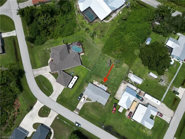 Birds eye view of property