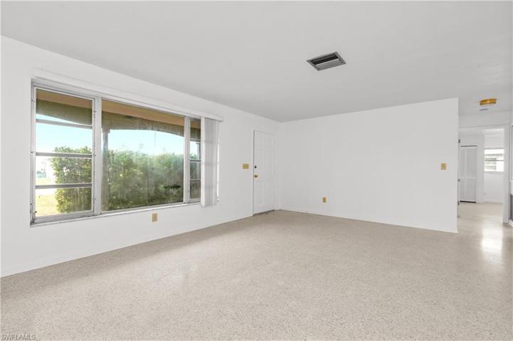 4125 SE 9th CT, CAPE CORAL FL 33904