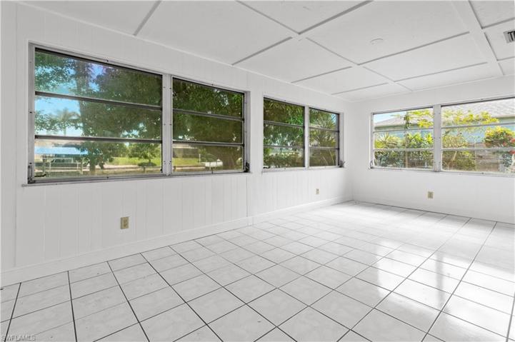 4125 SE 9th CT, CAPE CORAL FL 33904