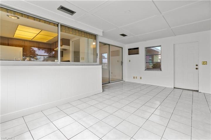 4125 SE 9th CT, CAPE CORAL FL 33904