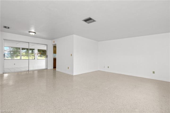 4125 SE 9th CT, CAPE CORAL FL 33904