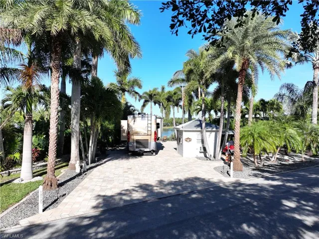 10131 Sunnywood Ct, Fort Myers, Florida 33905
