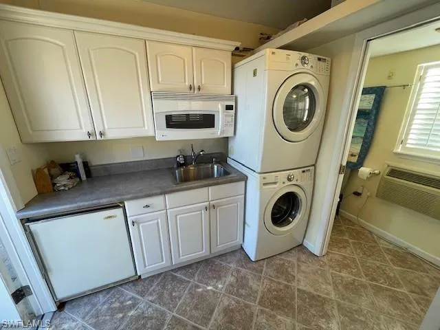 10131 Sunnywood Ct, Fort Myers, Florida 33905