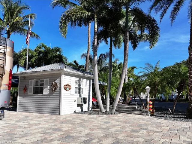 10131 Sunnywood Ct, Fort Myers, Florida 33905
