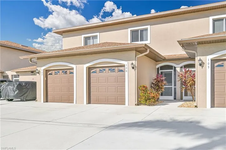 View of front facade with a garage