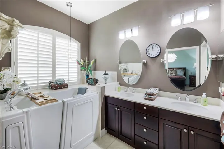 DUAL SINKS, WALK IN TUB-HARDLY USED-PERFECT SETTING FOR A SOAK
