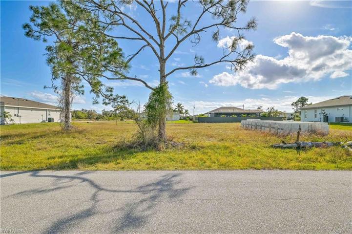 1608 NW 29th ST, CAPE CORAL FL 33993