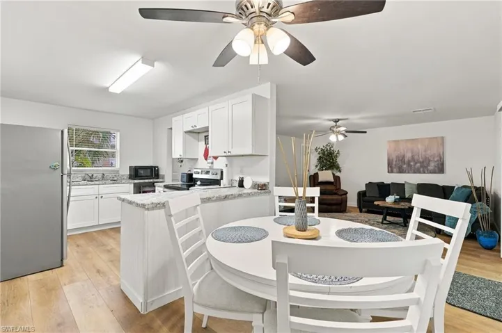 11821 Isle Of Palms Dr, Fort Myers Beach, Florida 33931