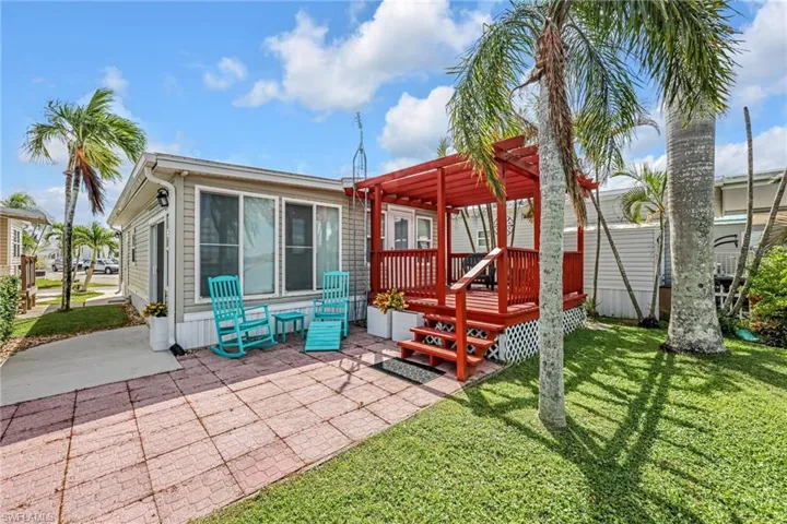7031 Armadillo Way, Fort Myers, Florida 33967