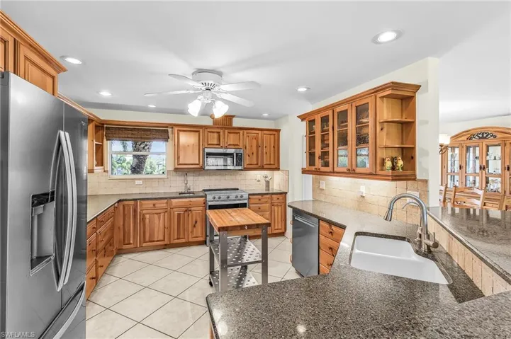 14221  Clubhouse  DR, Bokeelia, FL 33922