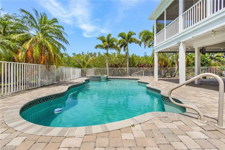 14221  Clubhouse  DR, Bokeelia, FL 33922