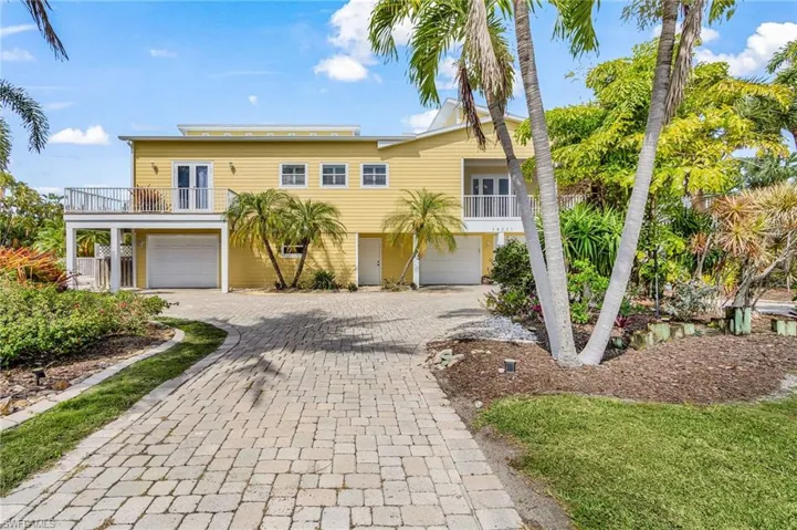14221  Clubhouse  DR, Bokeelia, FL 33922