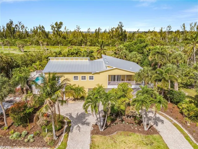 14221  Clubhouse  DR, Bokeelia, FL 33922