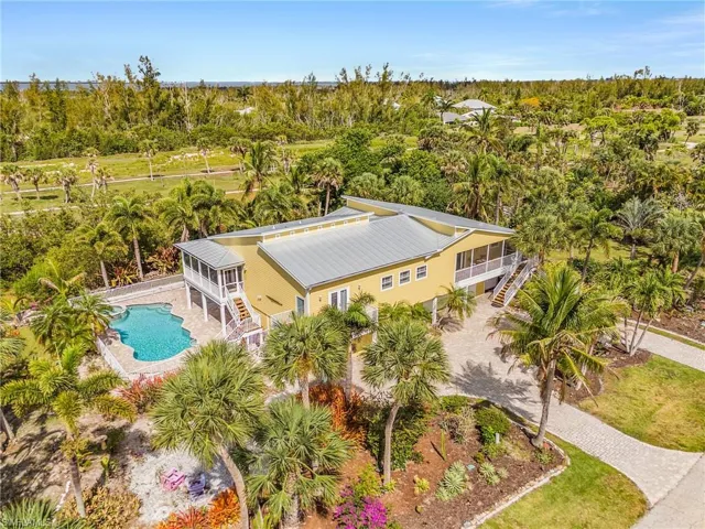 14221  Clubhouse  DR, Bokeelia, FL 33922