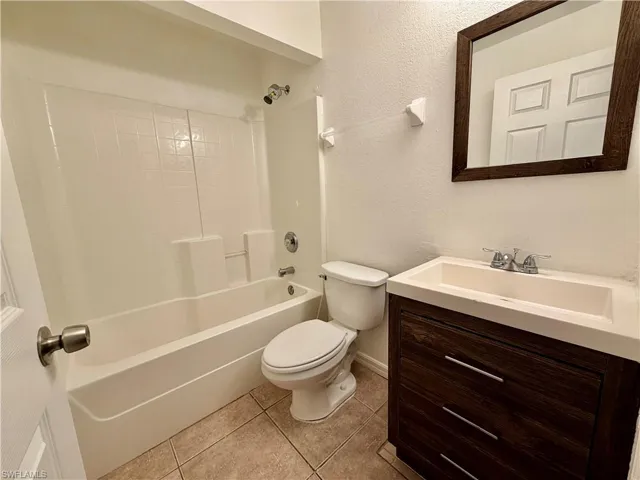 635  Hawthorne S AVE, Lehigh Acres, FL 33974