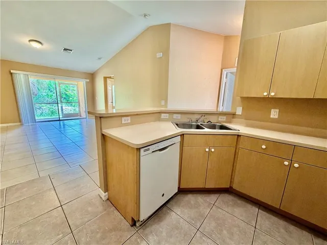 635  Hawthorne S AVE, Lehigh Acres, FL 33974