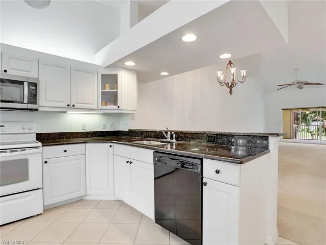 2415  Bayou  LN, Naples, FL 34112