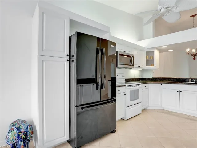 2415  Bayou  LN, Naples, FL 34112