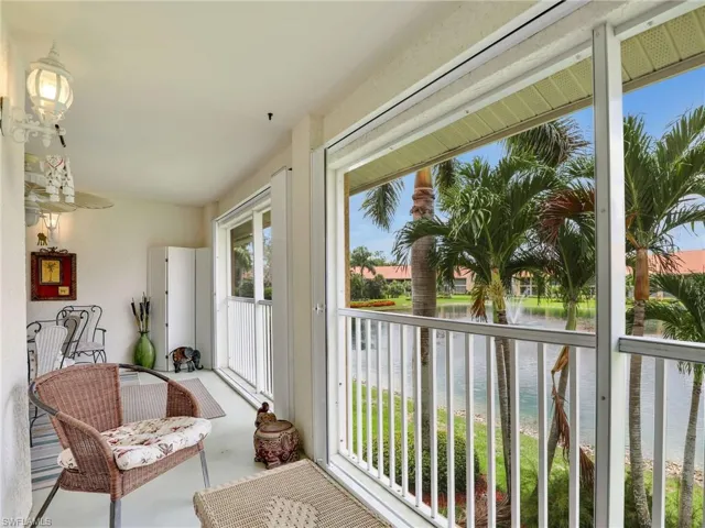2415  Bayou  LN, Naples, FL 34112