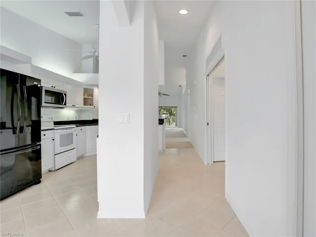 2415  Bayou  LN, Naples, FL 34112