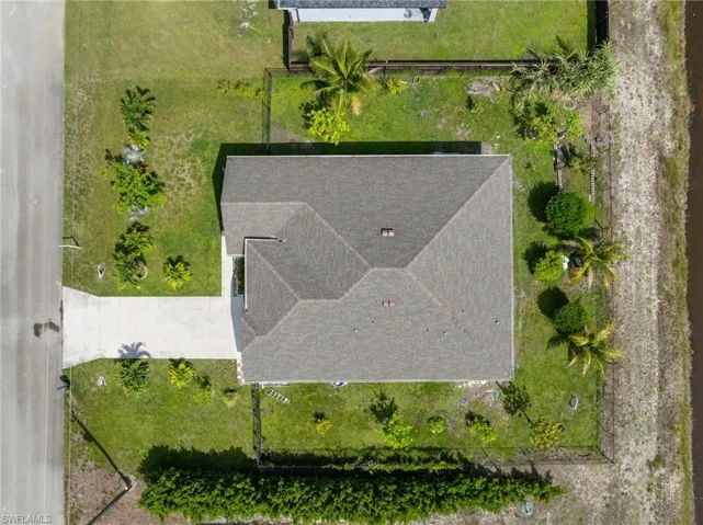 Aerial view of property and surrounding area