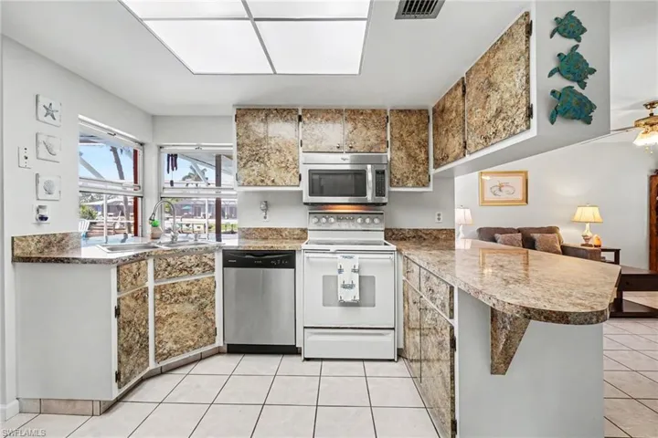 3310 Se 6th Pl, Cape Coral, Florida 33904