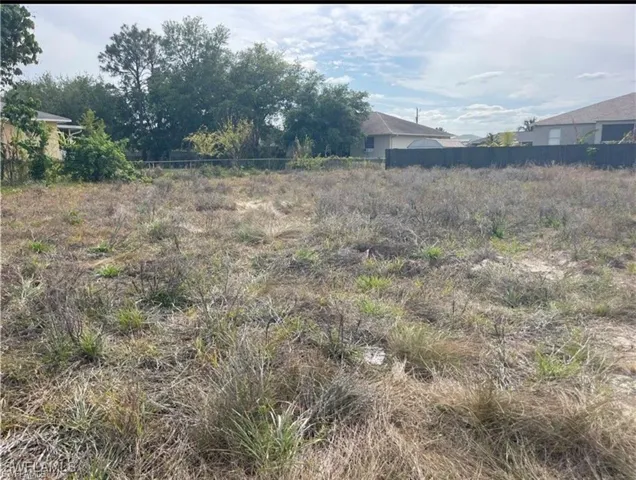 909 Sara Ave N, Lehigh Acres, Florida 33971