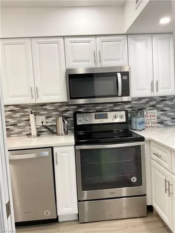 964  8th S AVE, Naples, FL 34102