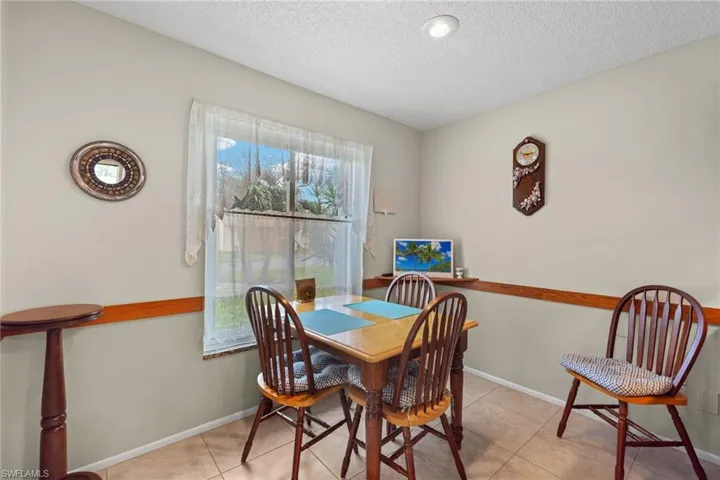 Eat-in Kitchen