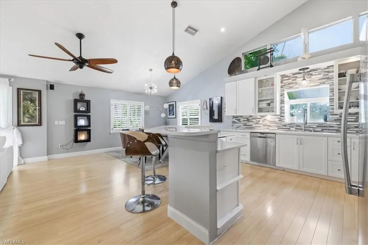 7215 Hendry Creek Dr, Fort Myers, Florida 33908