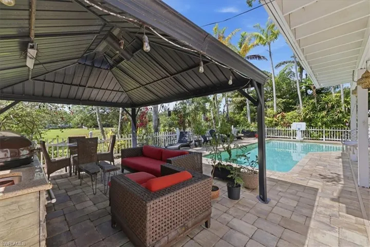 7215 Hendry Creek Dr, Fort Myers, Florida 33908