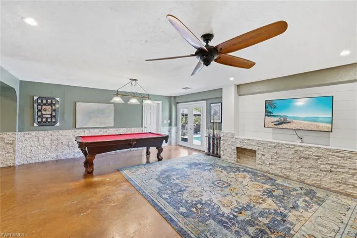 7215 Hendry Creek Dr, Fort Myers, Florida 33908
