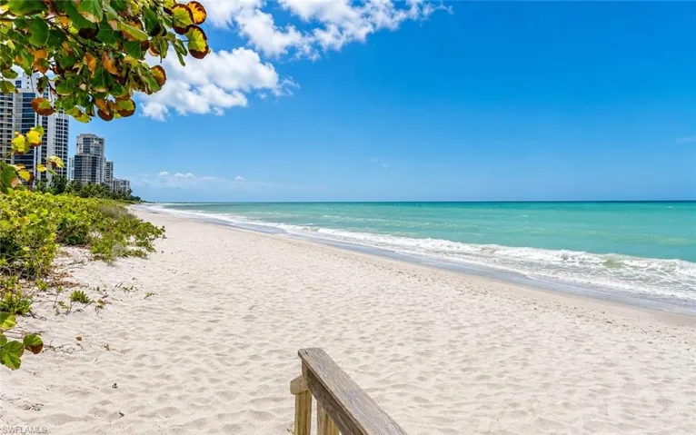 5042 Seahorse Ave, Naples, Florida 34103