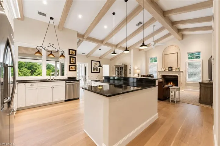 5042 Seahorse Ave, Naples, Florida 34103