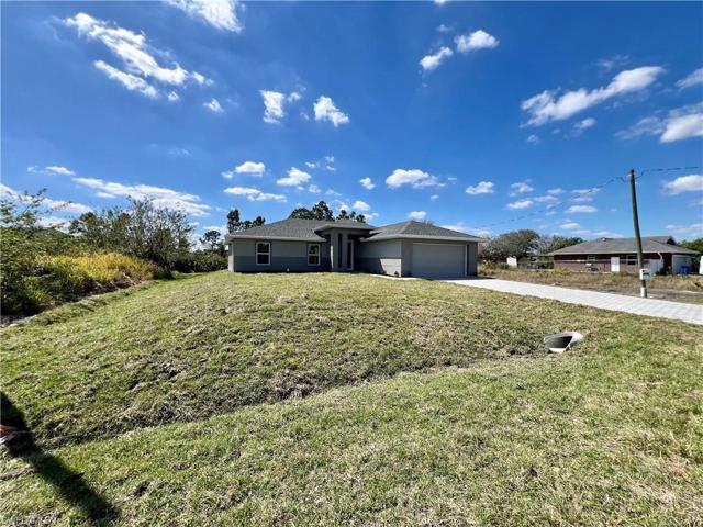 407  Yolanda  ST, Lehigh Acres, FL 33972