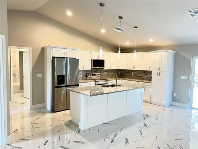 407  Yolanda  ST, Lehigh Acres, FL 33972