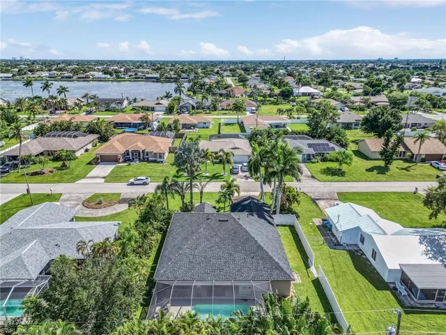 Birds eye view of property