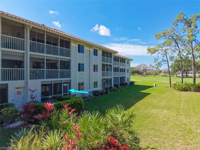 View of apartment building / complex