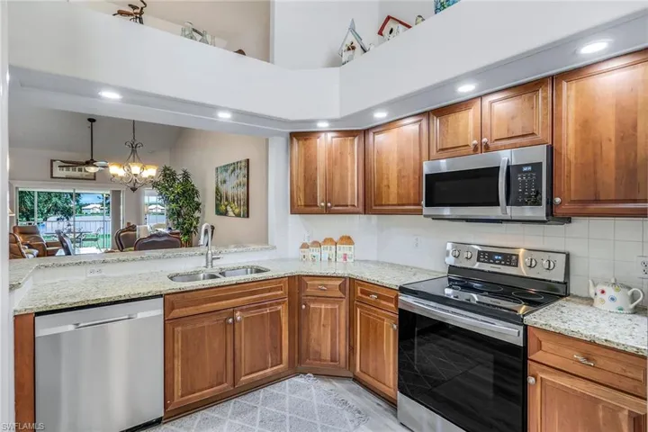 28072  Cavendish  CT, Bonita Springs, FL 34135