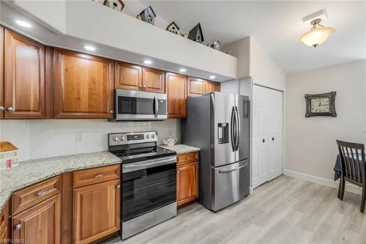 28072  Cavendish  CT, Bonita Springs, FL 34135