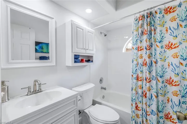 28072  Cavendish  CT, Bonita Springs, FL 34135