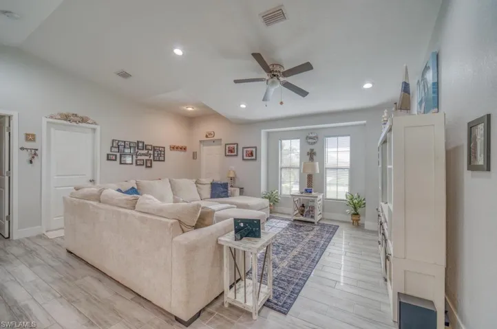 1502 NE 7th  PL, Cape Coral, FL 33909