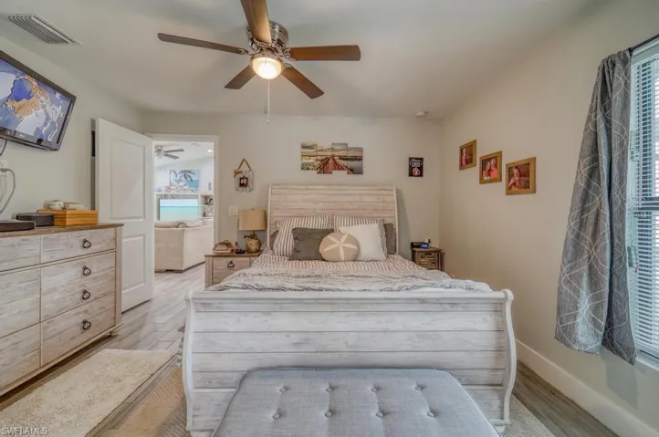1502 NE 7th  PL, Cape Coral, FL 33909